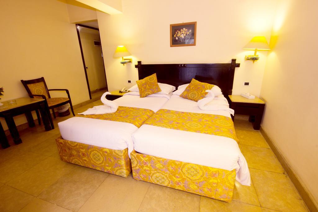 Cataract Pyramids Resort Kafrat al Jabal Экстерьер фото