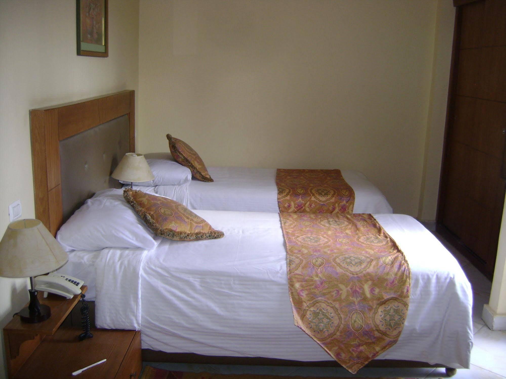 Cataract Pyramids Resort Kafrat al Jabal Экстерьер фото
